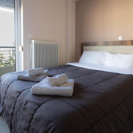 Central Apartment With Parking Larissa Exteriör bild