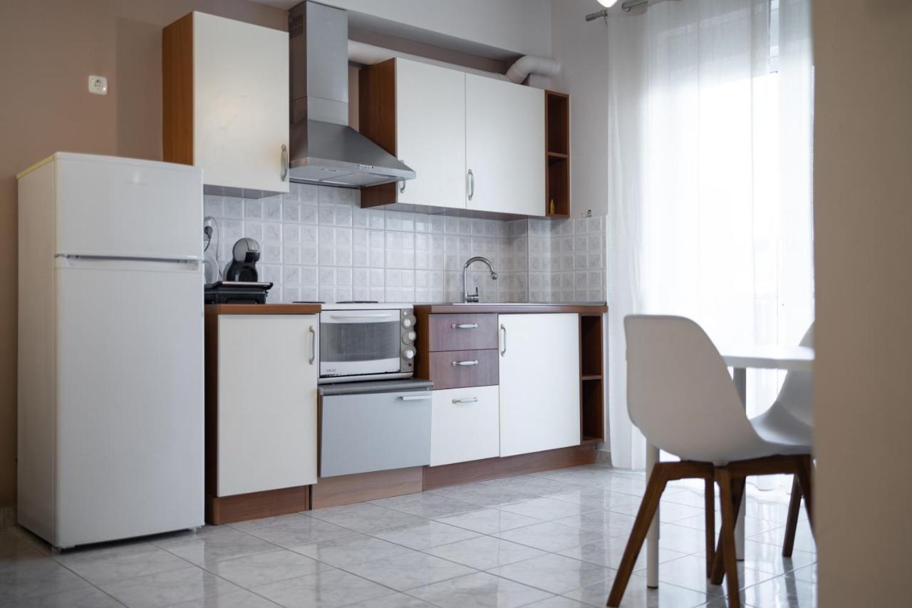 Central Apartment With Parking Larissa Exteriör bild
